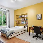 Apartment Unique Garden House - Heart Of