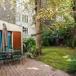 Apartment Unique Garden House - Heart Of